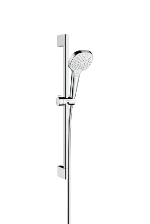 Hansgrohe Duschset mit Handbrause, montiert an einer vertikalen Stange. Die Oberfläche ist glänzend und reflektiert, in einem klaren Design ohne sichtbare Logos.